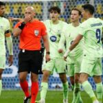 بعض لاعبي نادي برشلونة خلال مباراة إنتر في إياب نصف نهائي دوري أبطال أوروبا