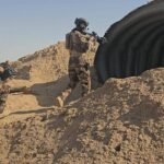صورة لإثنين من القوات العراقية