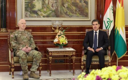 اجتماع رئيس إقليم كوردستان نيجيرفان بارزاني، مع قائد قوات التحالف الدولي في العراق وسوريا الجنرال كيفن ليهي