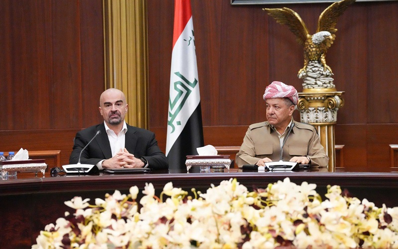 رئيسا الحزب الديمقراطي الكوردستاني مسعود بارزاني والاتحاد الوطني الكوردستاني بافل طالباني، خلال اجتماع المكتبين السياسيين للحزبين