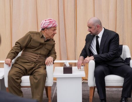 رئيس الاتحاد الوطني الكوردستاني بزعامة بافل طالباني، مع زعيم الحزب الديمقراطي الكوردستاني مسعود بارزاني