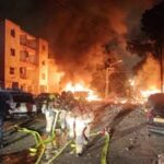 اندلاع الحرائق بعد سقوط الصواريخ الإيرانية على حيفا
