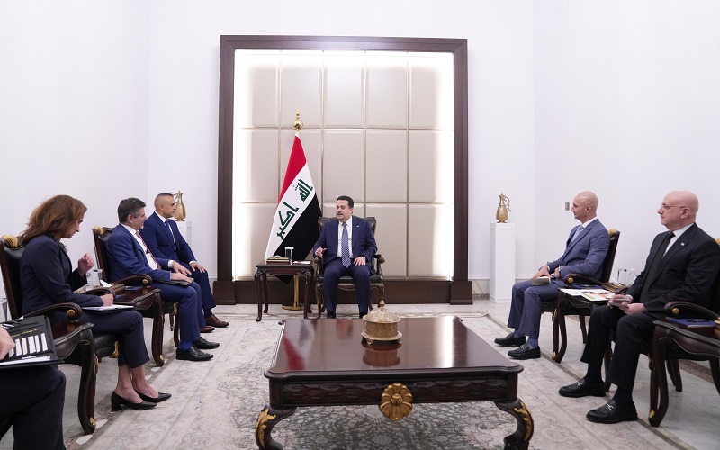 رئيس مجلس الوزراء العراقي محمد شياع السوداني، يستقبل القائم بأعمال السفارة الأمريكية في بغداد ستيفن فاجن