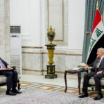 الرئيس العراقي عبد اللطيف جمال رشيد، خلال استقبله القائم بأعمال السفارة الأمريكية في بغداد ستيفن فاجن