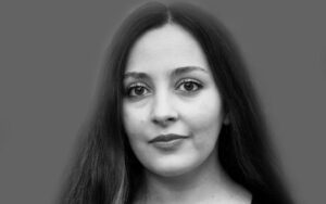 الصحفية المتخصصة بقضايا السياسية والأمنية والاجتماعية الكوردية نوروز سنجاري