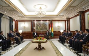 رئيس إقليم كوردستان نيجيرفان بارزاني، يستقبل وفداً إيرانياً برئاسة محافظ أذربيجان الغربية رضا رحماني
