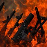 إتلاف أسلحة أول مجموعة من حزب العمال الكوردستاني تلقي سلاحها