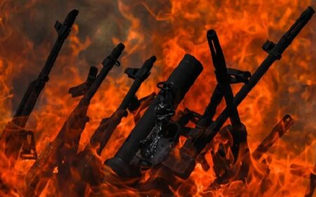 إتلاف أسلحة أول مجموعة من حزب العمال الكوردستاني تلقي سلاحها