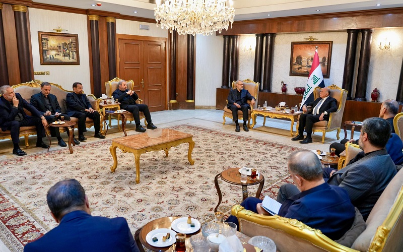 نائب رئيس الوزراء وزير الخارجية العراقي فؤاد حسين، يلتقي أمين المجلس الأعلى للأمن القومي الإيراني علي لاريجاني