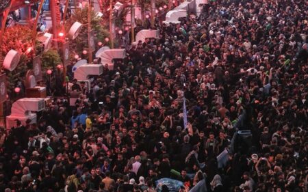 صورة للمشاركين في الزيارة الأربعينية