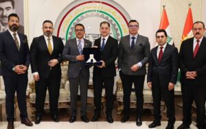 رئيس غرفة تجارة وصناعة أربيل كامران صلاح باجكر، يستقبل وفداً إيرانياً