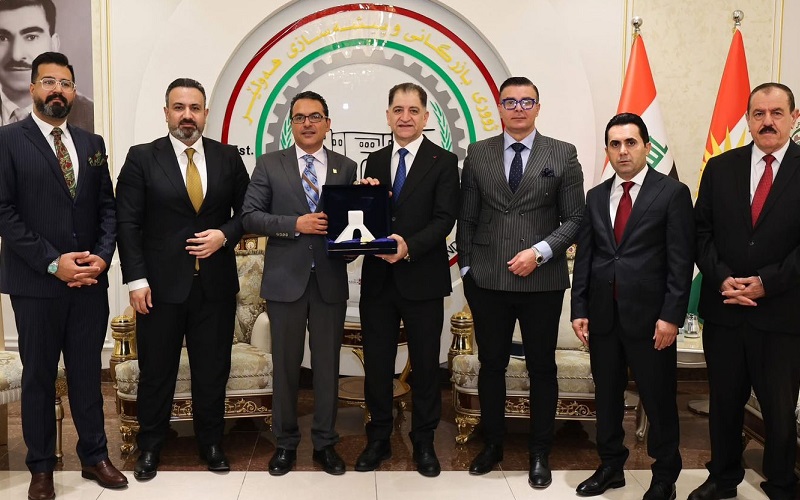 رئيس غرفة تجارة وصناعة أربيل كامران صلاح باجكر، يستقبل وفداً إيرانياً