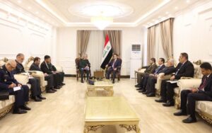 مستشار الأمن القومي العراقي قاسم الأعرجي، يستقبل رئيس استخبارات القوات المسلحة الإيرانية مجيد مير أحمدي