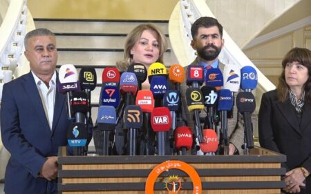 رئيسة كتلة حراك الجيل الجديد في مجلس النواب العراقي سروة عبد الواحد، خلال مؤتمر صحفي