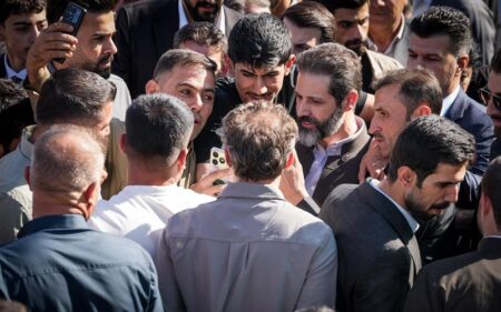 نائب رئيس وزراء إقليم كوردستان وعضو المكتب السياسي للاتحاد الوطني الكوردستاني قوباد طالباني، خلال تجمع جماهيري في مدينة أربيل