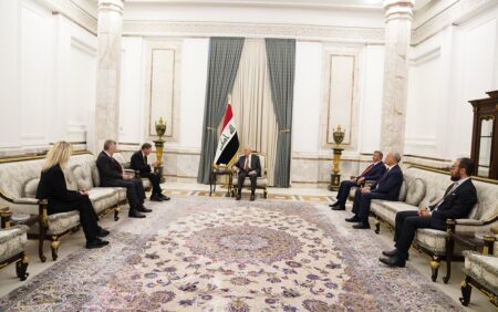 الرئيس العراقي عبد اللطيف جمال رشيد، يستقبل المدير الأسبق لوكالة الاستخبارات المركزية ديفيد بترايوس