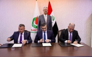 وزير النفط العراقي حيان عبدالغني السواد، يرعى توقيع تفعيل عقد تطوير حقول كركوك الأربعة وتأهيل منشآت الغاز، بين شركتي نفط الشمال وغاز الشمال العراقيتين وشركة BP البريطانية