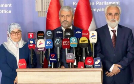رئيس كتلة الاتحاد الإسلامي الكوردستاني في برلمان كوردستان مصطفى عبد الله، خلال مؤتمر صحفي سابق