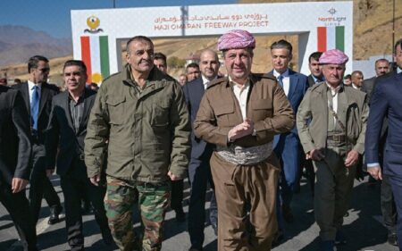 رئيس حكومة إقليم كوردستان مسرور بارزاني، خلال افتتاح طريق حاج عمران الدولي المزدوج