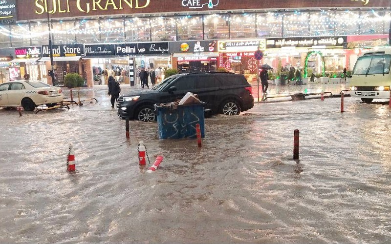 سيول جارفة تجتاح السليمانية شرقي إقليم كوردستان