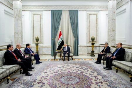 الرئيس العراقي عبد اللطيف جمال رشيد يستقبل في العاصمة بغداد، وفد الحزب الديمقراطي الكوردستاني برئاسة فاضل ميراني