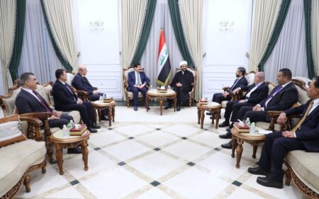 الأمين العام لحركة عصائب أهل الحق قيس الخزعلي يستقبل وفد الحزب الديمقراطي الكوردستاني برئاسة فاضل ميراني