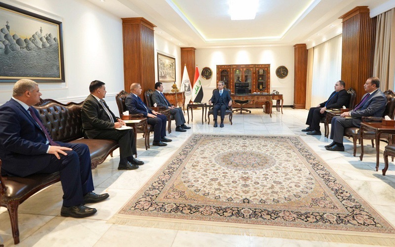 رئيس مجلس القضاء الأعلى في العراق القاضي فائق زيدان، يستقبل مستشار الأمن القومي، قاسم الأعرجي، رفقة لجنة الأمر الديواني المعنية بمكافحة تجنيد العراقيين للقتال في روسيا