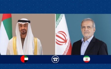 الرئيس الإيراني مسعود بزشكيان، ونظيره الإماراتي محمد بن زايد آل نهيان