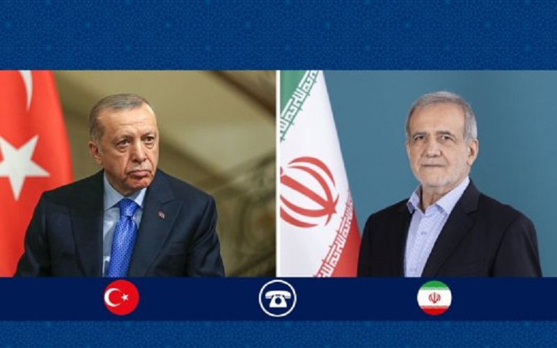 الرئيس الإيراني مسعود بزشكيان، ونظيره التركي رجب طيب أردوغان