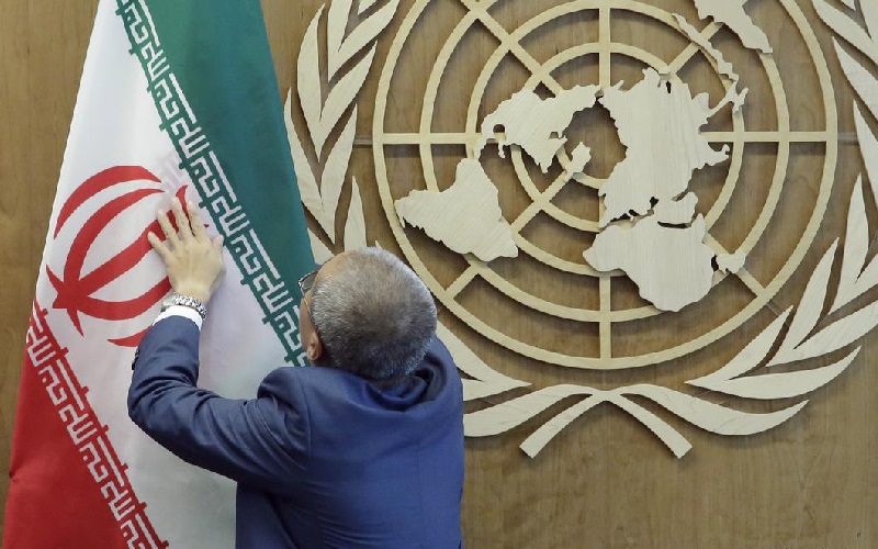 علم الجمهورية الإسلامية الإيرانية في مقر الأمم المتحدة