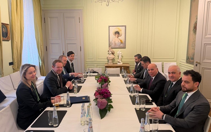 وزير الخارجية العراقي فؤاد حسين، يلتقى نظيره الهولندي ديفيد فان فيل، على هامش أعمال مؤتمر ميونخ للأمن