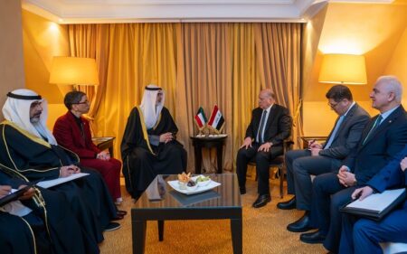 نائب رئيس الوزراء ووزير الخارجية العراقي فؤاد حسين، يلتقي وزير الخارجية الكويتي الشيخ جراح جابر الأحمد الصباح