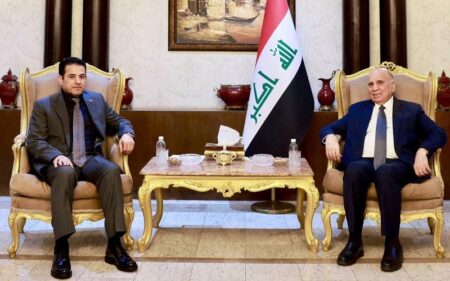 وزير الخارجية العراقي فؤاد حسين، يستقبل مستشار الأمن القومي قاسم الأعرجي