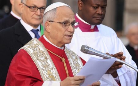 بابا الفاتيكان ليو الرابع عشر