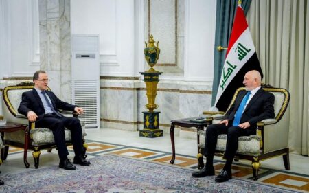 الرئيس العراقي نزار آميدي يستقبل السفير الروسي في بغداد إلبروس كوتراشيف