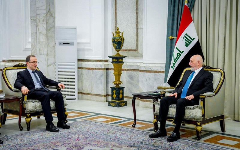 الرئيس العراقي نزار آميدي يستقبل السفير الروسي في بغداد إلبروس كوتراشيف