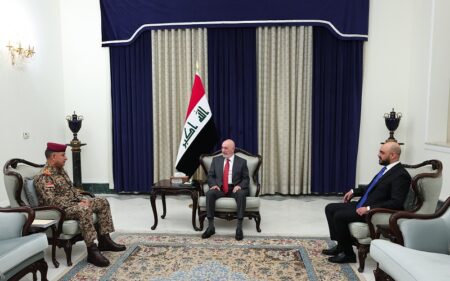 الرئيس العراقي نزار آميدي يستقبل نائب قائد العمليات المشتركة الفريق أول ركن قيس المحمداوي