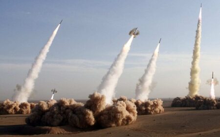 صورة أرشيفية لإطلاق صواريخ إيرانية