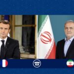 الرئيس الإيراني مسعود بزشكيان ونظيره الفرنسي إيمانويل ماكرون