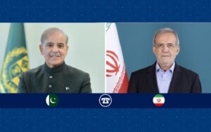 الرئيس الإيراني مسعود بزشكيان، ورئيس الوزراء الباكستاني شهباز شريف