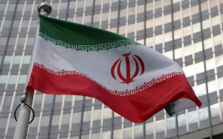 العلم الإيراني يرفرف أمام مقر الأمم المتحدة