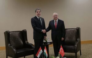 رئيس إقليم كوردستان نيجيرفان بارزاني يجتمع مع وزير الدفاع التركي ياشار غولر