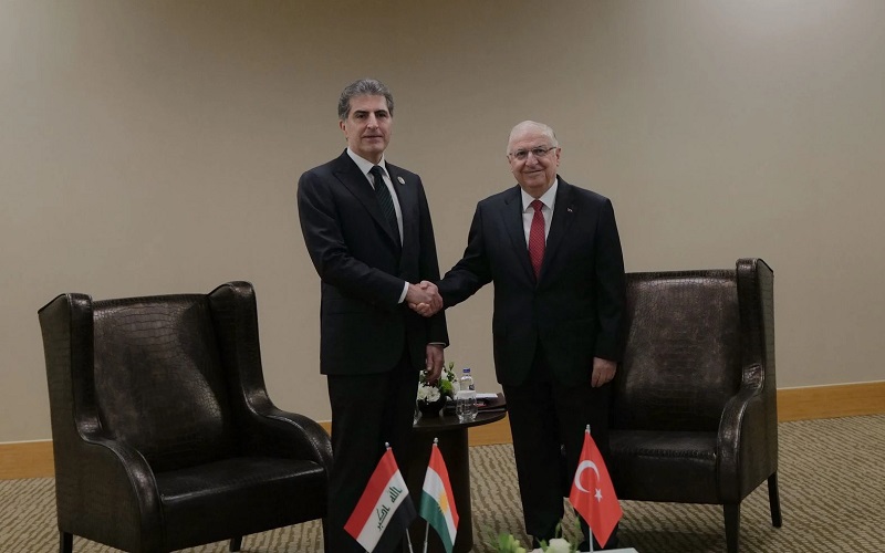 رئيس إقليم كوردستان نيجيرفان بارزاني يجتمع مع وزير الدفاع التركي يشار غولر