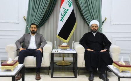 الأمين العام لحركة عصائب أهل الحق قيس الخزعلي يستقبل رئيس الوزراء العراقي علي فالح الزيدي