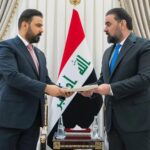 رئيس الوزراء العراقي المكلف علي فالح الزيدي يقدم المنهاج الوزاري الخاص بالحكومة الجديدة إلى رئيس مجلس النواب هيبت الحلبوسي