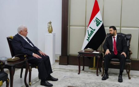 رئيس الوزراء العراقي علي فالح الزيدي يستقبل رئيس هيئة الحشد الشعبي فالح الفياض