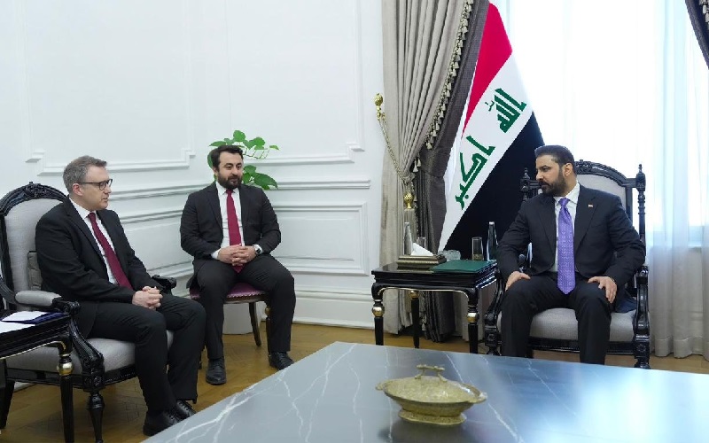 رئيس الوزراء العراقي علي فالح الزيدي يستقبل السفير التركي في بغداد أنيل بورا إينان
