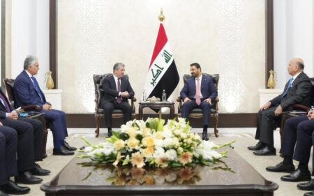 رئيس الوزراء العراقي علي فالح الزيدي يستقبل رئيس وزراء إقليم كوردستان مسرور بارزاني