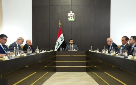 رئيس الوزراء العراقي علي فالح الزيدي يستقبل وفد حكومة إقليم كوردستان برئاسة وزير الثروات الطبيعية كمال محمد صالح