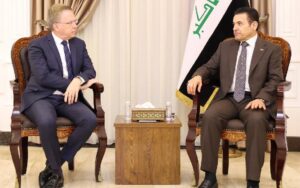 مستشار الأمن القومي العراقي قاسم الأعرجي يستقبل السفير الفرنسي في بغداد باتريك دوريل